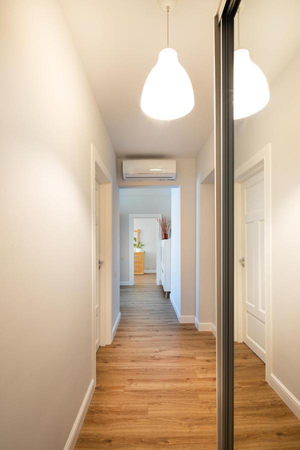 Cozy 2 Bedroom Apartment In Riga Centre Exterior photo