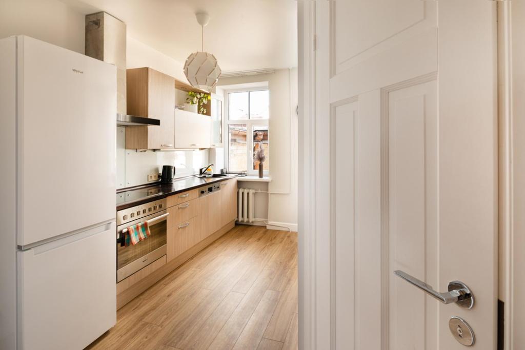 Cozy 2 Bedroom Apartment In Riga Centre Exterior photo
